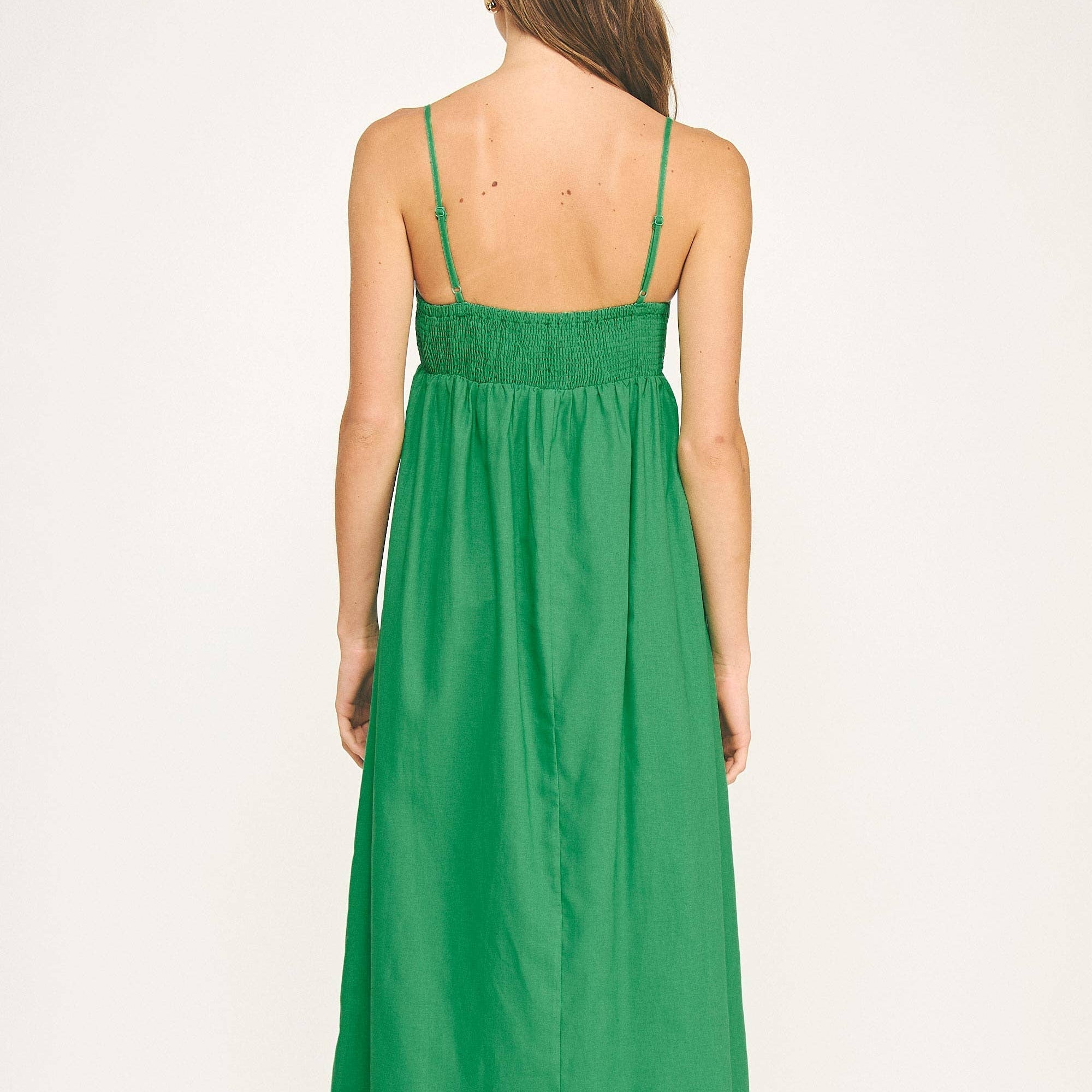 Mittellanges Trägerloses Leinenkleid Mit Ziersteppnähten